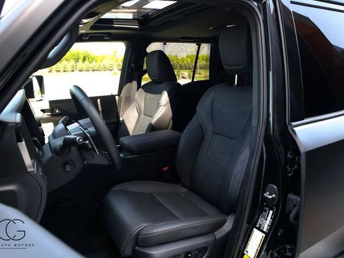 Used 2025 Lexus GX 550 image 25