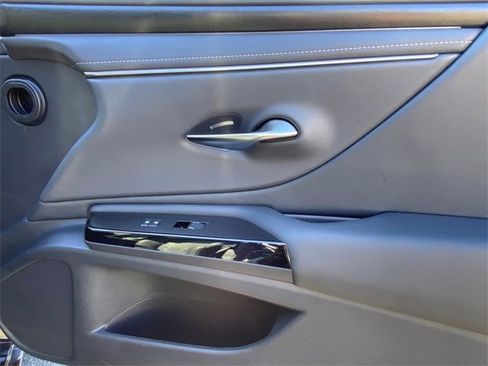New 2025 Lexus ES 300h w/ Luxury Package image 23