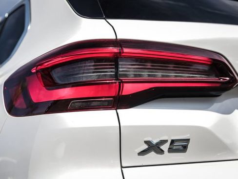 Used 2022 BMW X5 xDrive40i AWD/4WD image 18
