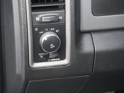Used 2017 RAM 1500 Express image 17