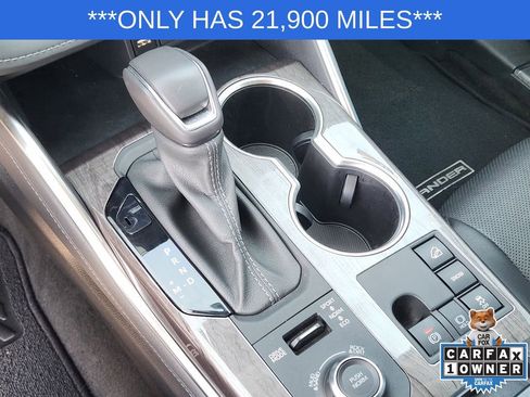 Used 2024 Toyota Highlander Platinum AWD/4WD image 21