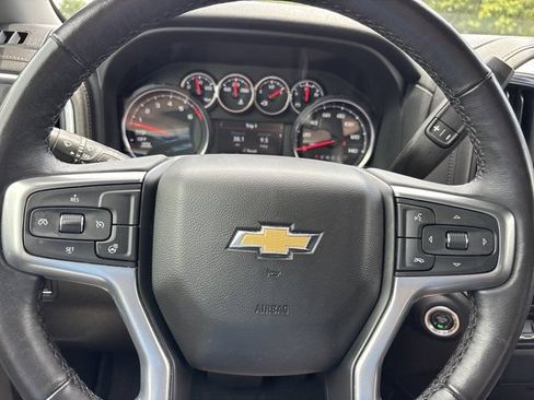 Used 2022 Chevrolet Silverado 1500 LT w/ Z71 Off-Road Package AWD/4WD image 26