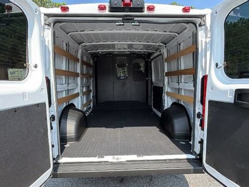 Used 2025 RAM ProMaster 2500 w/ U-Haul Equipment Group FWD image 19