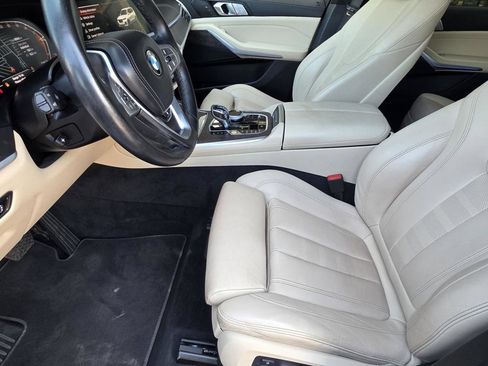 Used 2022 BMW X7 xDrive40i w/ Premium Package AWD/4WD image 6