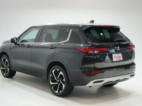 Used 2024 Mitsubishi Outlander SE image 6