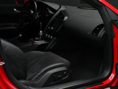 Used 2014 Audi R8 V8 w/ Convenience Package AWD/4WD image 42