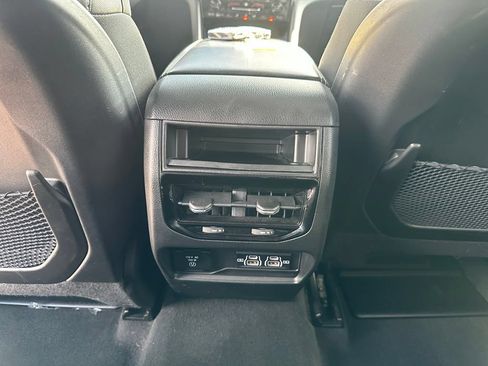 Used 2024 Jeep Grand Cherokee Altitude AWD/4WD image 24