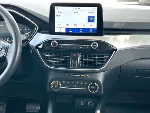 Used 2020 Ford Escape SE image 26