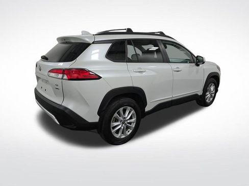 Used 2023 Toyota Corolla Cross LE image 4