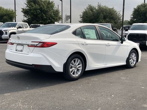 New 2026 Toyota Camry LE image 7