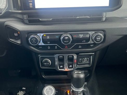 Used 2024 Jeep Wrangler Sport S AWD/4WD image 17