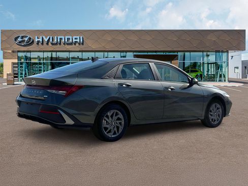 New 2025 Hyundai Elantra Blue image 8