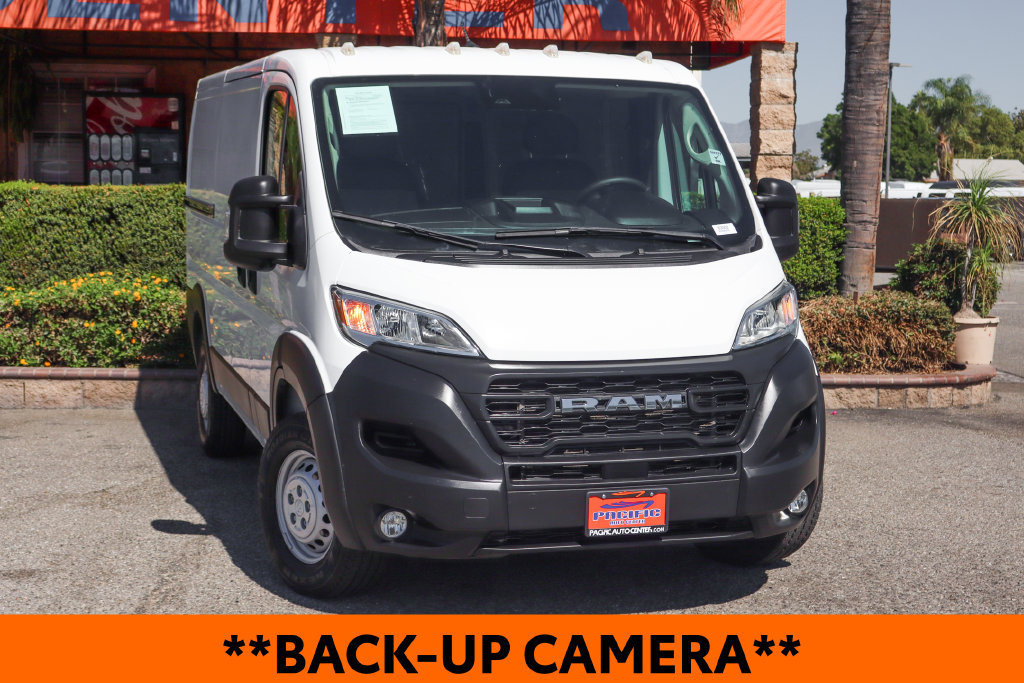 Used 2025 RAM ProMaster 2500 w/ Convenience Group FWD image 2