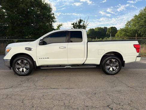 Used 2017 Nissan Titan SV AWD/4WD image 6