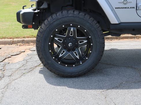 Used 2014 Jeep Wrangler Sport image 10