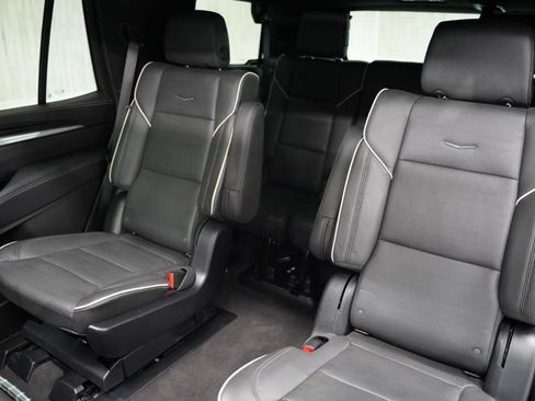 Used 2025 Cadillac Escalade Premium Luxury AWD/4WD image 35