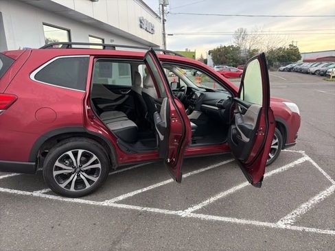 Used 2023 Subaru Forester Limited image 14