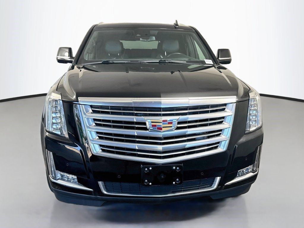 Used 2020 Cadillac Escalade Platinum AWD/4WD image 2