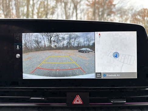 Certified 2025 Hyundai Elantra SEL image 27