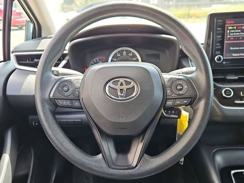 Used 2022 Toyota Corolla LE FWD image 22