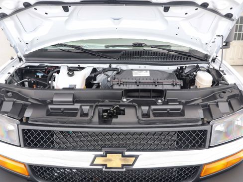 Used 2024 Chevrolet Express 3500 w/ Power Convenience Package image 23