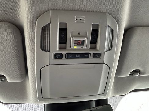 Used 2023 Toyota Highlander Platinum image 38