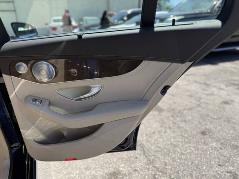 Used 2015 Mercedes-Benz C 300 4MATIC Sedan image 24