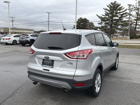 Used 2016 Ford Escape SE image 3