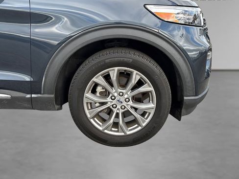 Certified 2022 Ford Explorer XLT w/ Equipment Group 202A image 20