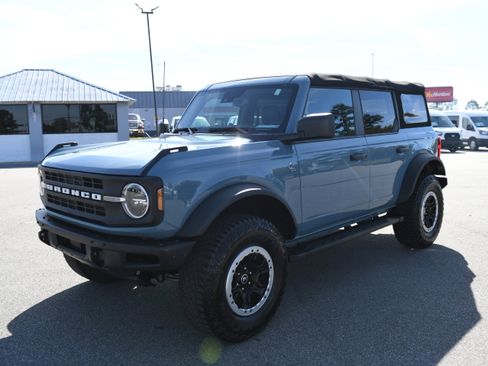Used 2023 Ford Bronco Black Diamond w/ Sasquatch Package AWD/4WD image 12