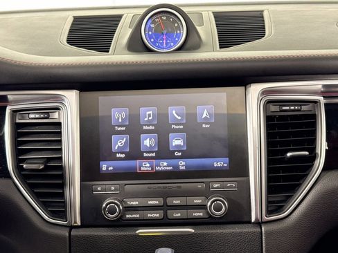 Used 2018 Porsche Macan S image 17