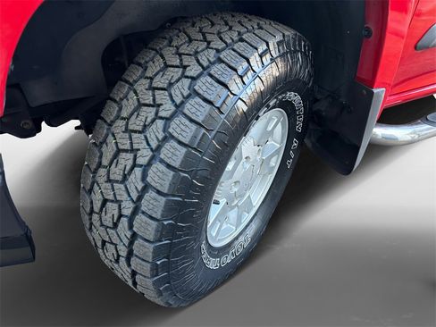 Used 2004 Chevrolet Colorado LS w/ Power Convenience Package image 9