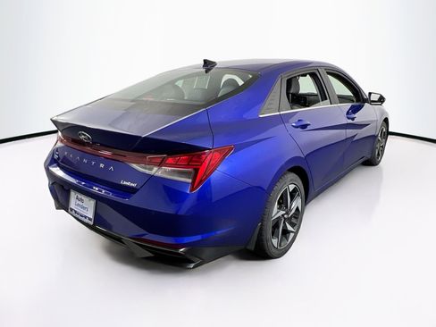 Used 2023 Hyundai Elantra Limited image 5