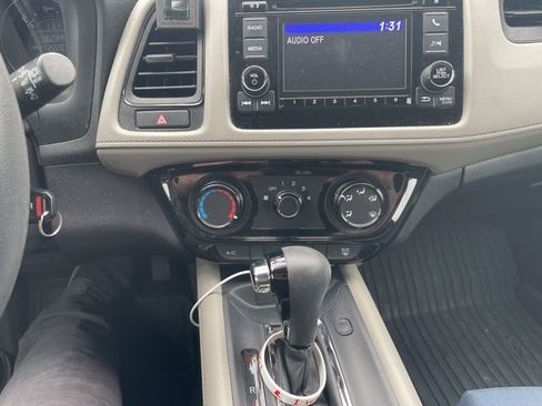 Used 2019 Honda HR-V LX image 13