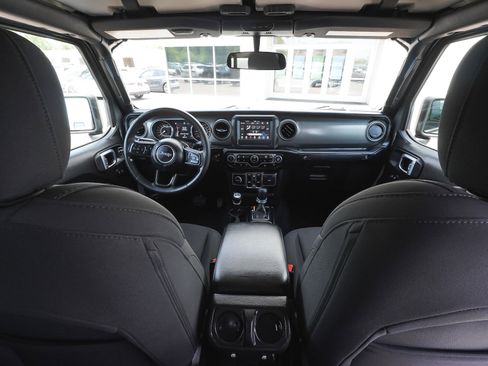 Used 2023 Jeep Gladiator Sport AWD/4WD image 34