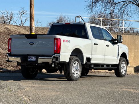 New 2026 Ford F250 XLT w/ FX4 Off-Road Package image 3