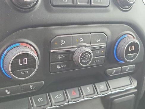 Used 2022 Chevrolet Silverado 1500 LT image 33