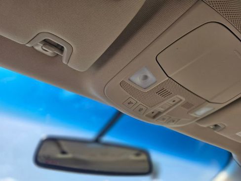 Used 2017 Lincoln MKZ Reserve image 25