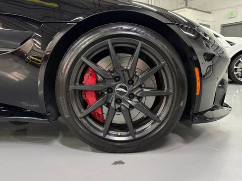 Used 2019 Aston Martin V8 Vantage Coupe RWD image 32