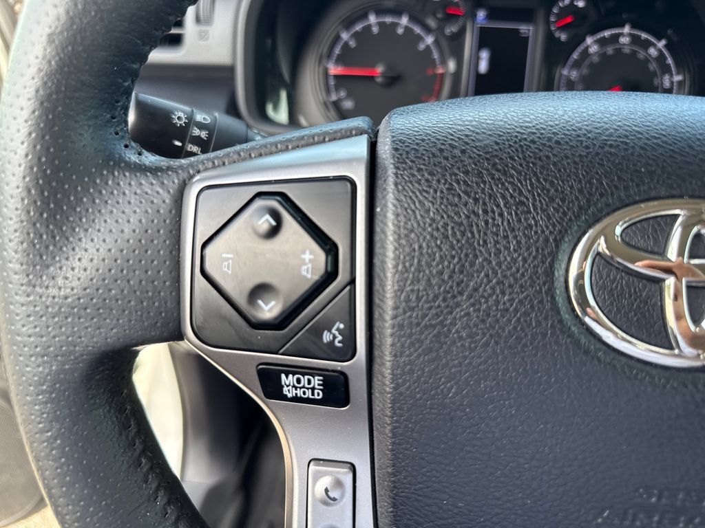 Used 2022 Toyota 4Runner SR5 Premium w/ Moonroof Package RWD image 16