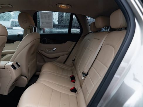 Used 2021 Mercedes-Benz GLC 300 4MATIC image 14