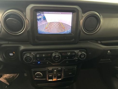 Used 2023 Jeep Wrangler Unlimited w/ Cold Weather Group image 22