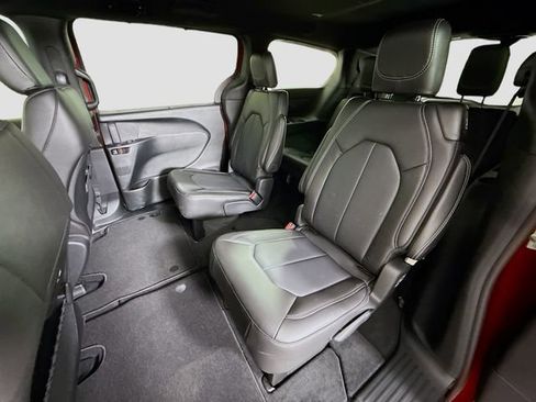 New 2026 Chrysler Pacifica Select image 23
