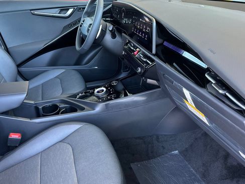 New 2026 Kia Niro Wave FWD image 16