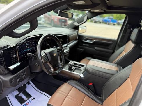 Used 2023 Chevrolet Silverado 1500 High Country w/ High Country Premium Package image 8