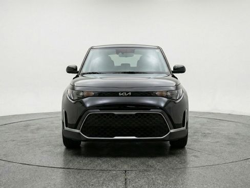 Used 2025 Kia Soul LX w/ LX Technology Package FWD image 2