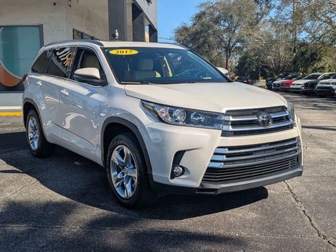 Used 2017 Toyota Highlander Limited image 2