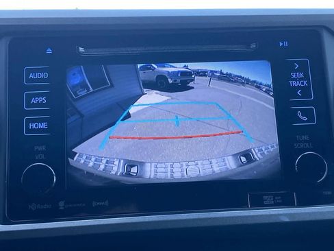 Used 2019 Toyota Tacoma TRD Off-Road w/ Technology Package AWD/4WD image 17