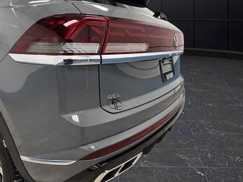 Used 2024 Volkswagen Atlas Cross Sport SEL Premium R-Line image 36