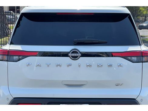 Used 2022 Nissan Pathfinder SV FWD image 16